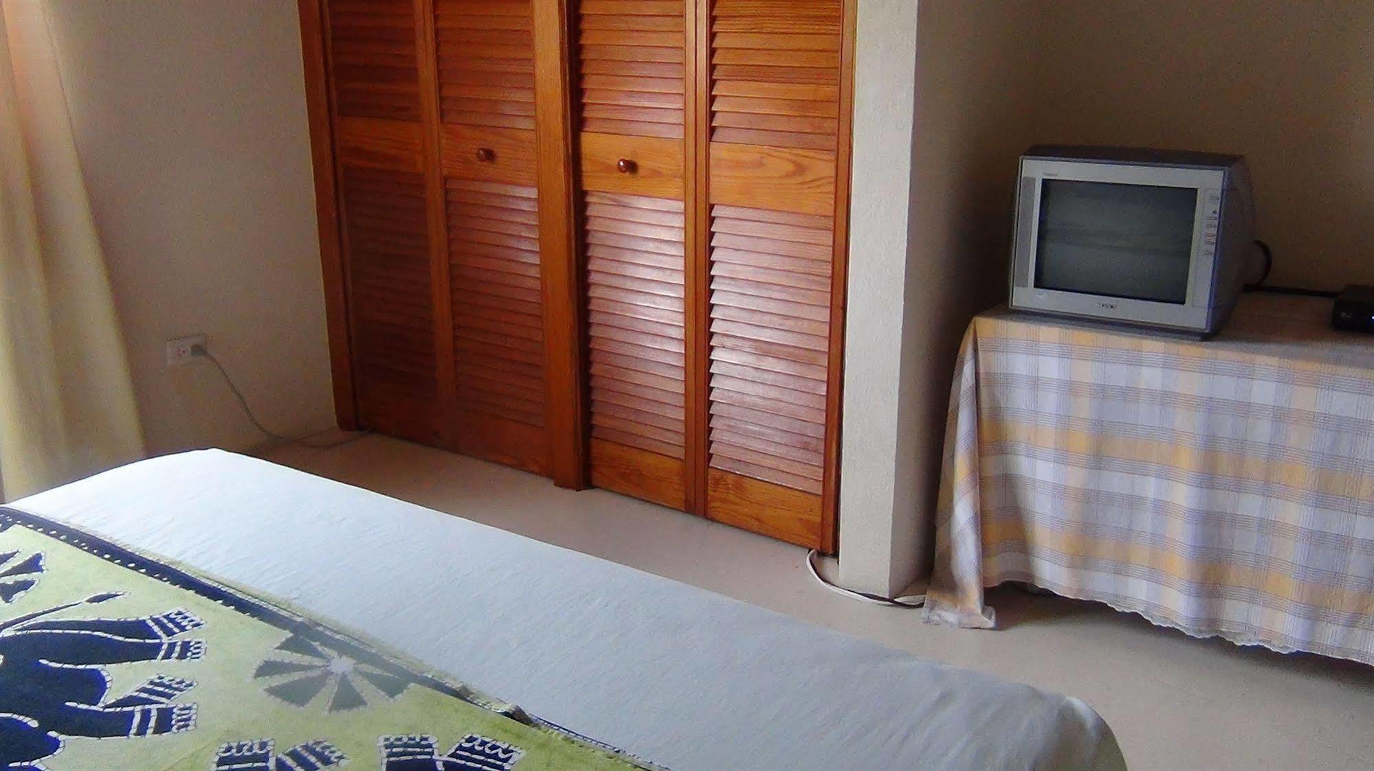 Gemini House Bed & Breakfast Christ Church Kültér fotó